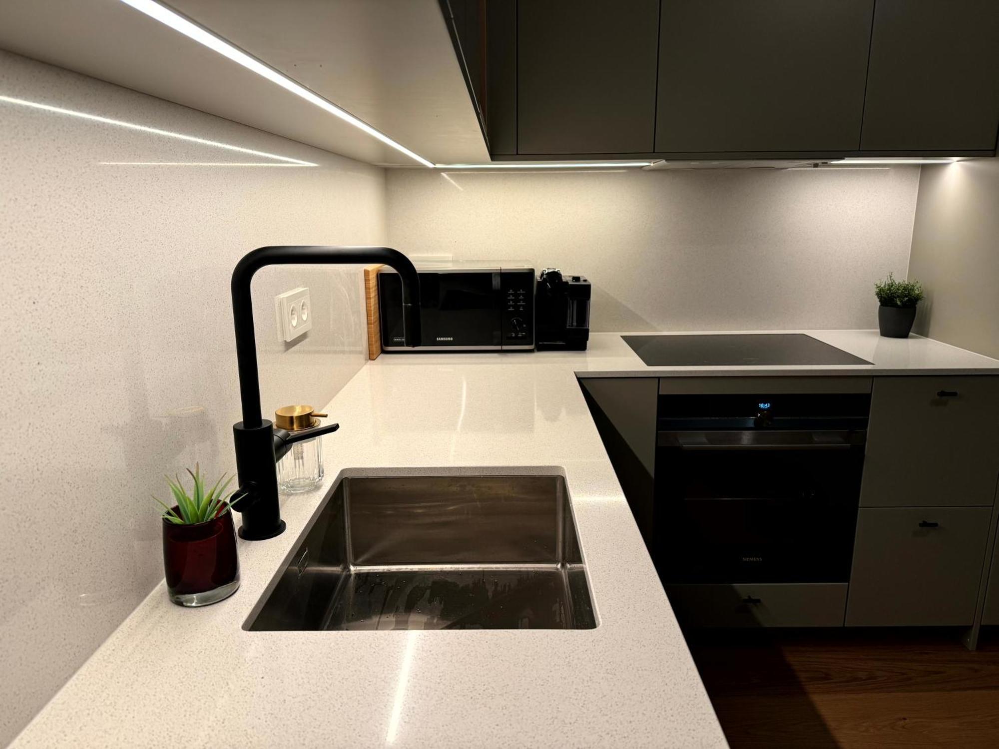 The Embassy Apartment Lund Bagian luar foto